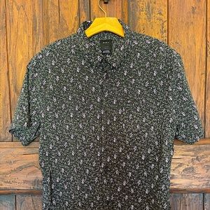Men’s RVCA Button Up - Short Sleeve never worn